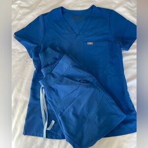 Figs Vibrant Blue Scrub Ensemble